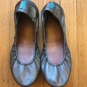 Metallic Pewter Tieks size 9